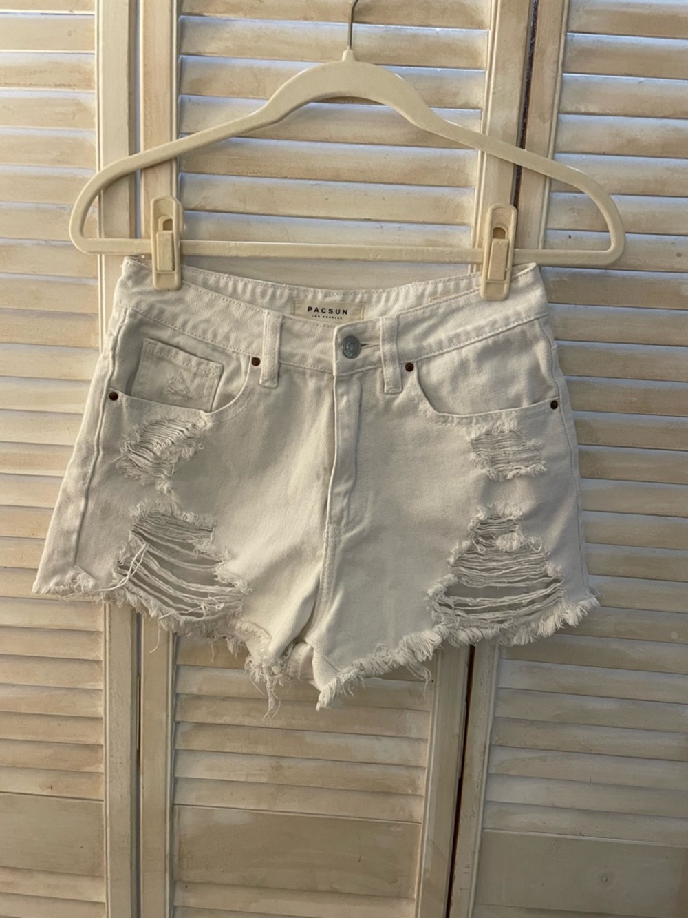 PacSun Mom Shorts White Distressed Denim Size 26 - 100% Cotton